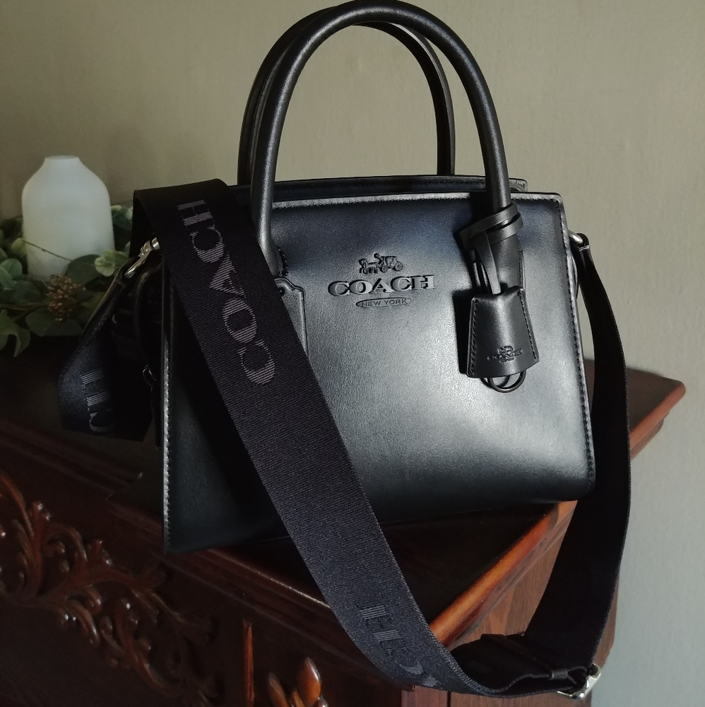 🔥 COACH 2 piece Bundle gunmetal chain also included 🔥